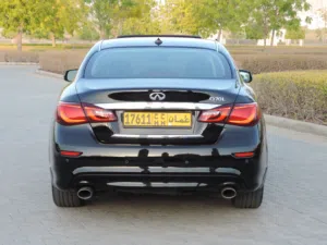 Used Infiniti Q70 in Al Dakhiliya