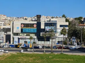 مكتب للايجار 150م شارع المدينة الطبية عند اشارة المواصفات والمقاييس