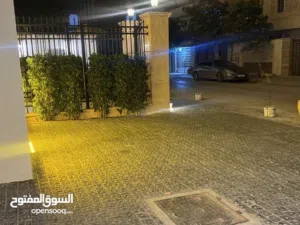 ارض سكانيه بي واجهتين امامي وخلفي لببيع ف قلب النوفلين ف حي راقي