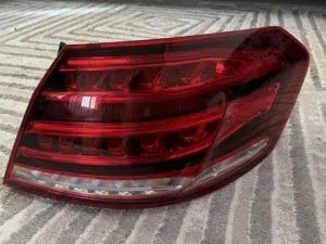 فرده ضو سيارة مستعمل Mercedes-Benz E200 AMG (2014)