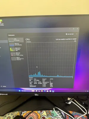 للبيع Gaming PC قوي جدًا مع عدة ألعاب كاملة