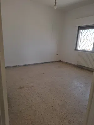 شقه طابق رابع للإيجار