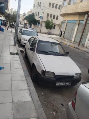 اوبل كاديت لون ابيض مرخصه بحاله جيده بحاجه لصينيه كلتش موتور 55
