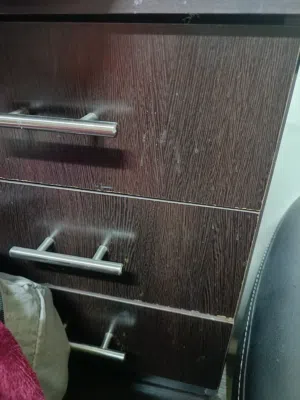 مكاتب للبيع مستعمل بسعر جيد للبيع المستعجل