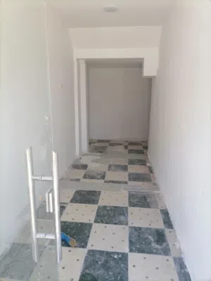 محل عرض 1.5 طول 6 متر الزرقاء الجديده شارع 16