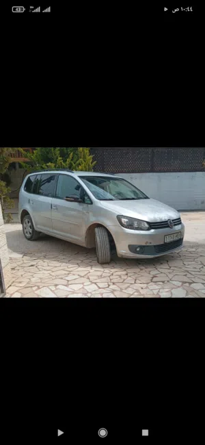 Used Volkswagen Touran in Hebron