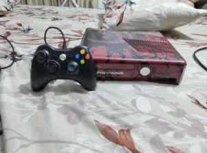 سلام عليكم اكس بوكس 360 مهكر بي,110لعبه فورزا ٫GTA , بيس ٫فيفا وهواي ألعاب نضافه 90/100  كامل ملحقات