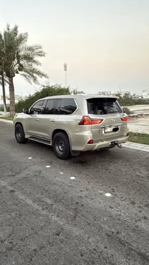 لكسز LX570