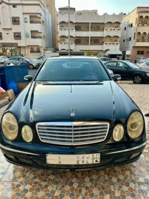 للبيع السيارة مع اللوحة