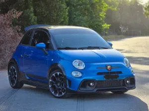 FIAT 695 ABARTH 2023 GCC // UNDER WARRANTY // SERVICE CONTRACT //ORGINAL PAINT // ACCIDENT FREE // 2