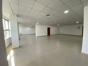 41227 \طابق  تجاري فاخر جدا في أفضل مواقع الدوار السابع موقع حيوي وبسعر مميز