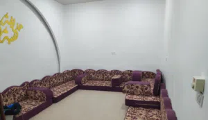 طقم فرشات للبيع نظيف جدا استخدام بسيط