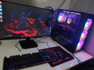 كمبيوتر جيمينج مع كامل ملحقاته موجود مفرق وجمله