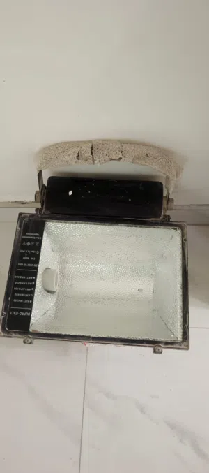 كشاف الحجم الكبير يصلح للمناسبات