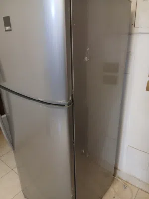 ثلاجه زانوسى نوفروست جامبو حالة ممتازه للبيع