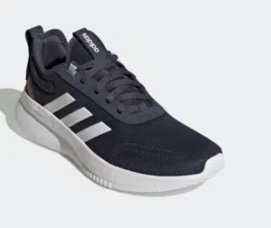 للبيع حذاء جديد للجميع Adidas مقاس 43.5