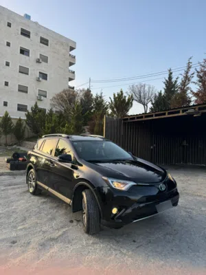 Toyota  RAV4 XLE  للبيع