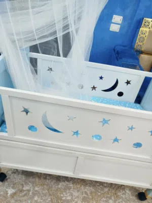 تخت بيبي بحال الوكاله استعمال بسيط للبيع بسعر مغري