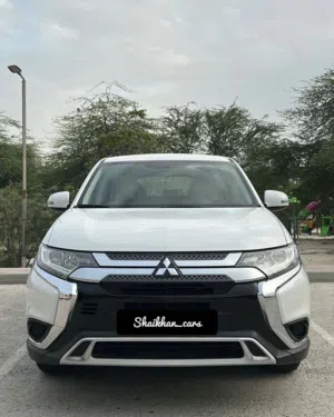 Mitsubishi Outlander - 2020