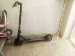 سكوتر للبيع مستعمله عجلات يبو تغير بس