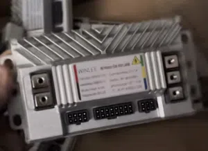 شاحنة R9  خمس بطاريات و عقل R9 مستعمل نظيف كلش تفصيخ