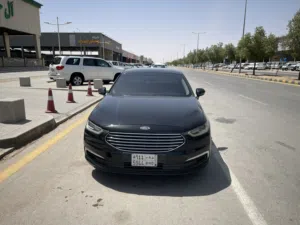 Used Ford Taurus in Al Riyadh
