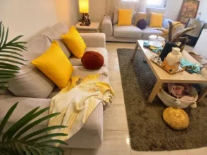 طقم كنب اوروبي معيشة مريح جدا ويمكن الاسترخاء واسع وعميق خشب سويد ثقيل واسفنج دانلوب مريح