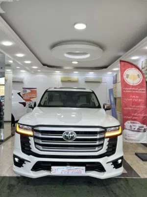 Used Toyota Land Cruiser in Muscat