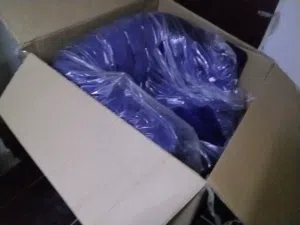 طقم ثمانيه اشخاص جديد غير مفتوح بالكرتون مغلف معه كشنات لون كحلي
