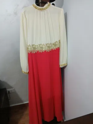 فساتين للمناسبات  للبيع كما في الصوره