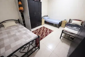 متاح سراير. في نهدة الشارقه مقابل صحاري سنتر مباشر 3 في الغرفه
