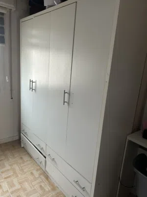 غرفة نوم بدون تخت