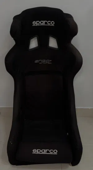 للبيع كرسي sparco نظيف جداا