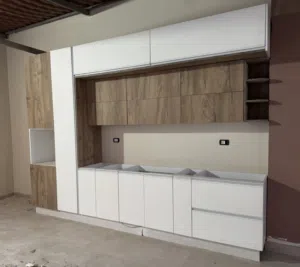 مطبخ مودرن ثلاث طوابق غير مستعمل