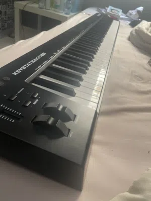 88 MIDI KEYBOARD. M AUDIO