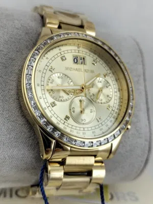 ساعة مايكل كورس
