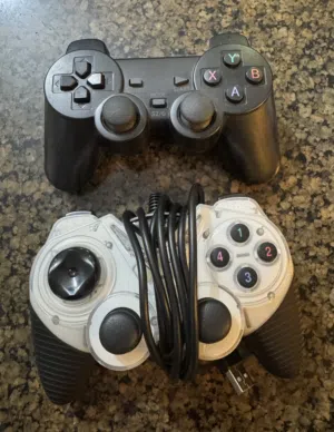 يد تحكم عدد اثنان للبيع