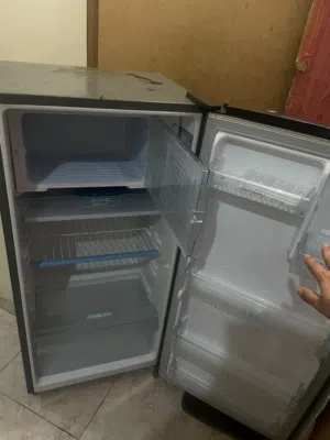براد متوسط  الحجم LG  3 شهور مستعمل