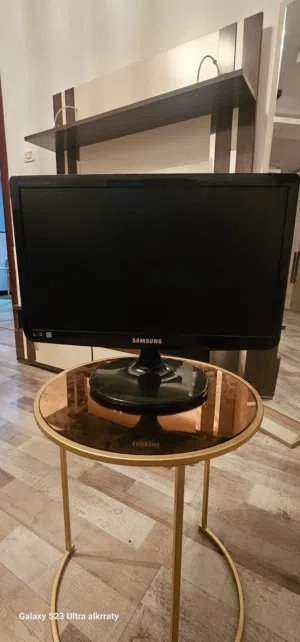18.5" Samsung monitors for sale  in Tripoli