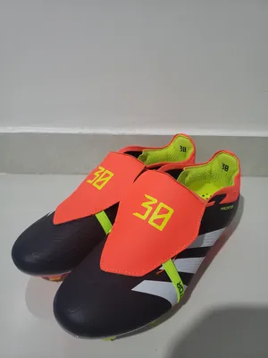 Sport Shoes . Adidas . 410