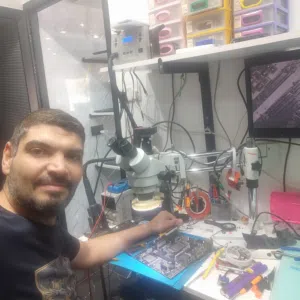 مهندس صيانة كمبيوتر محترف  خبرة 10+ سنوات  إصلاح سريع في مكانك   "هل تعاني من مشاكل في حاسوبك الشخ