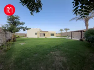 3 Bedrooms . 4 Bathrooms . 177 m20