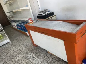 معدات محل غدائية للبيع