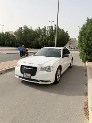 كرايزلر 2018 للبيع