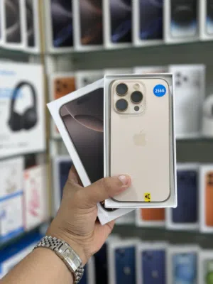 Apple iPhone 16 Pro 256 GB in Muscat