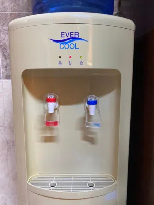 كولر ماء للبيع بارد وساخن شغال