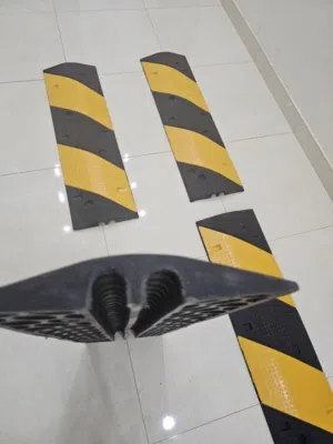 مطبات ربل 7 سم صناعيه استخدام مرتين فقط العدد 4 حبات