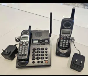 Digital cordlessphone with build in answering machine and full duplex speake
