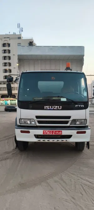iszu 10 ton truck for sale good condition engine gear everything ok