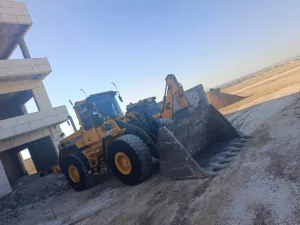 تاجير معدات الإنشائية جرافات كبيره وصغيره تاجير حفار جنزير تاجير حفار JCB جي سي بي تاجير قلابات